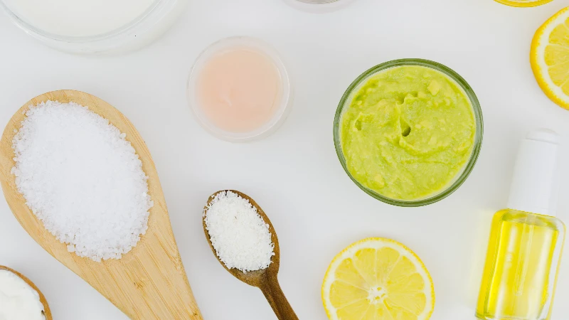 Bahan Aktif vs Bahan Pendukung dalam Maklon Skincare: Mana yang Lebih Penting?