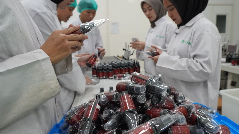 Udah Lama di Depok, Tapi Baru Tahu Ada Pabrik Maklon yang Bisa Bantu Kamu Punya Brand Sendiri?